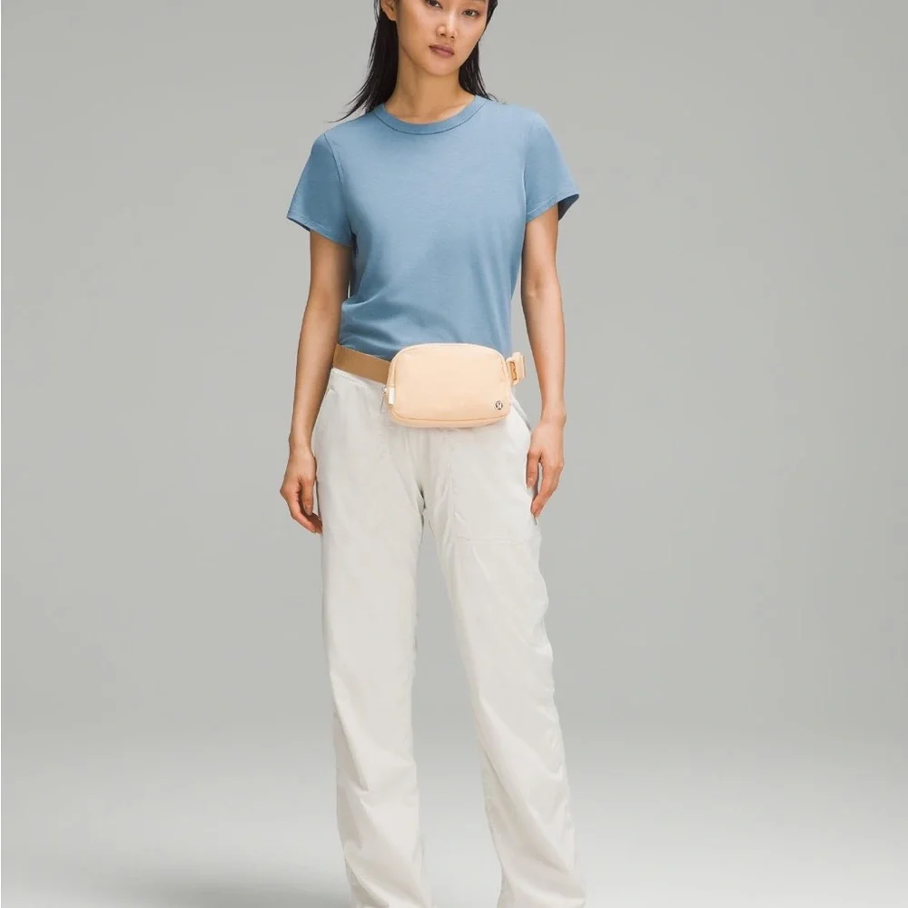 NWT Lululemon Everywhere Belt Bag 1L in Summer Glow - Picture 6 of 11
